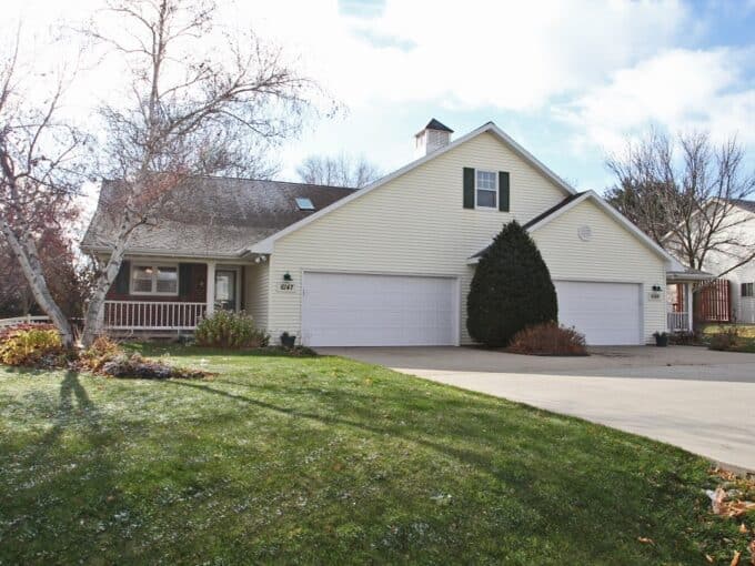 (073A)  Aerotech Dr, Quad Level Executive Duplex